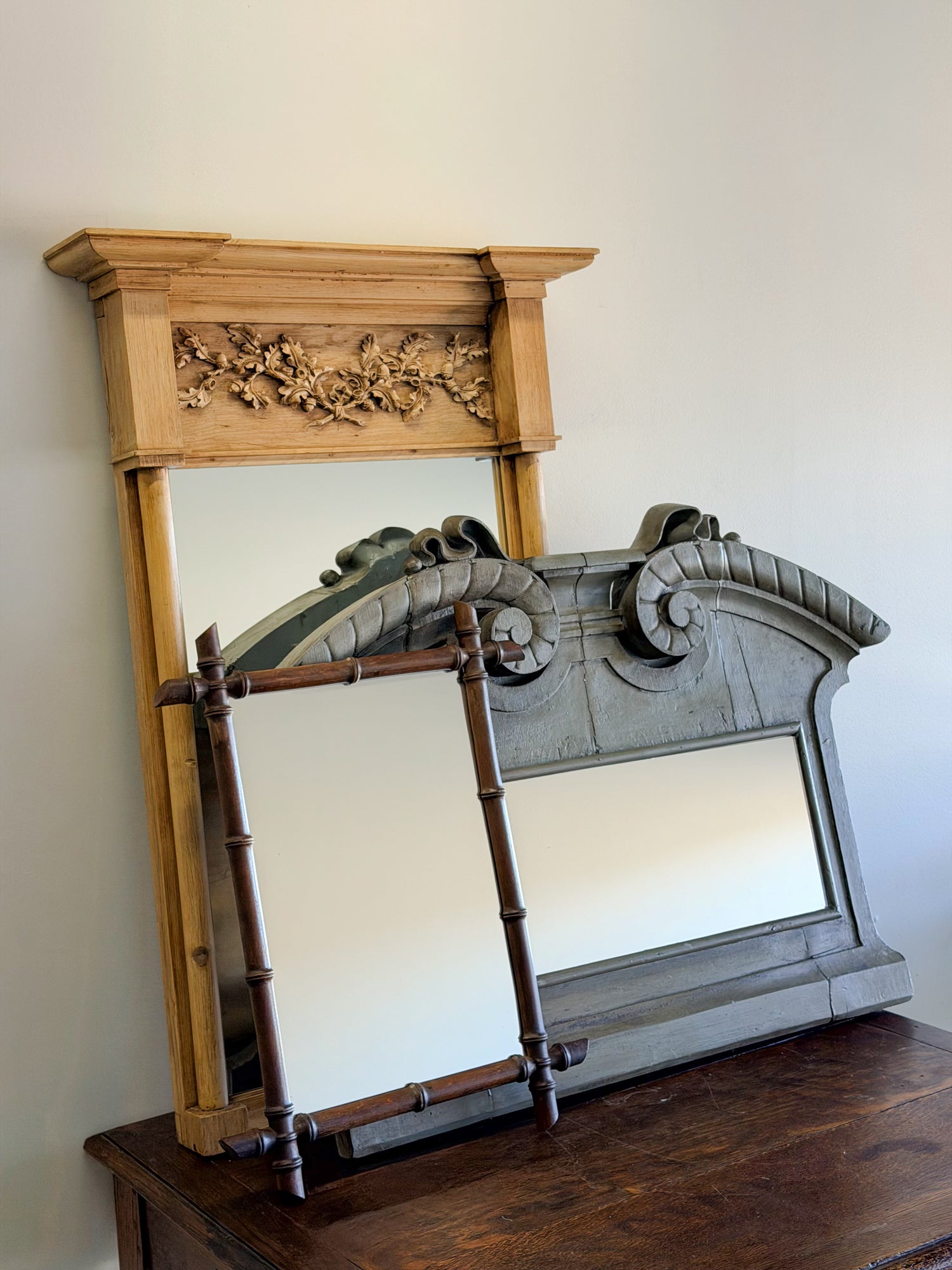 Mirrors & Wall Hanging