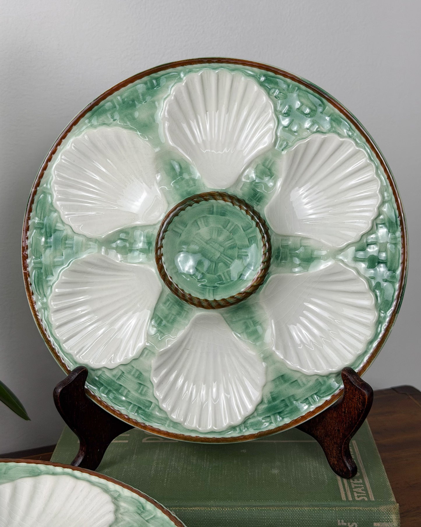 Vintage Chantilly Majolica Oyster Plate
