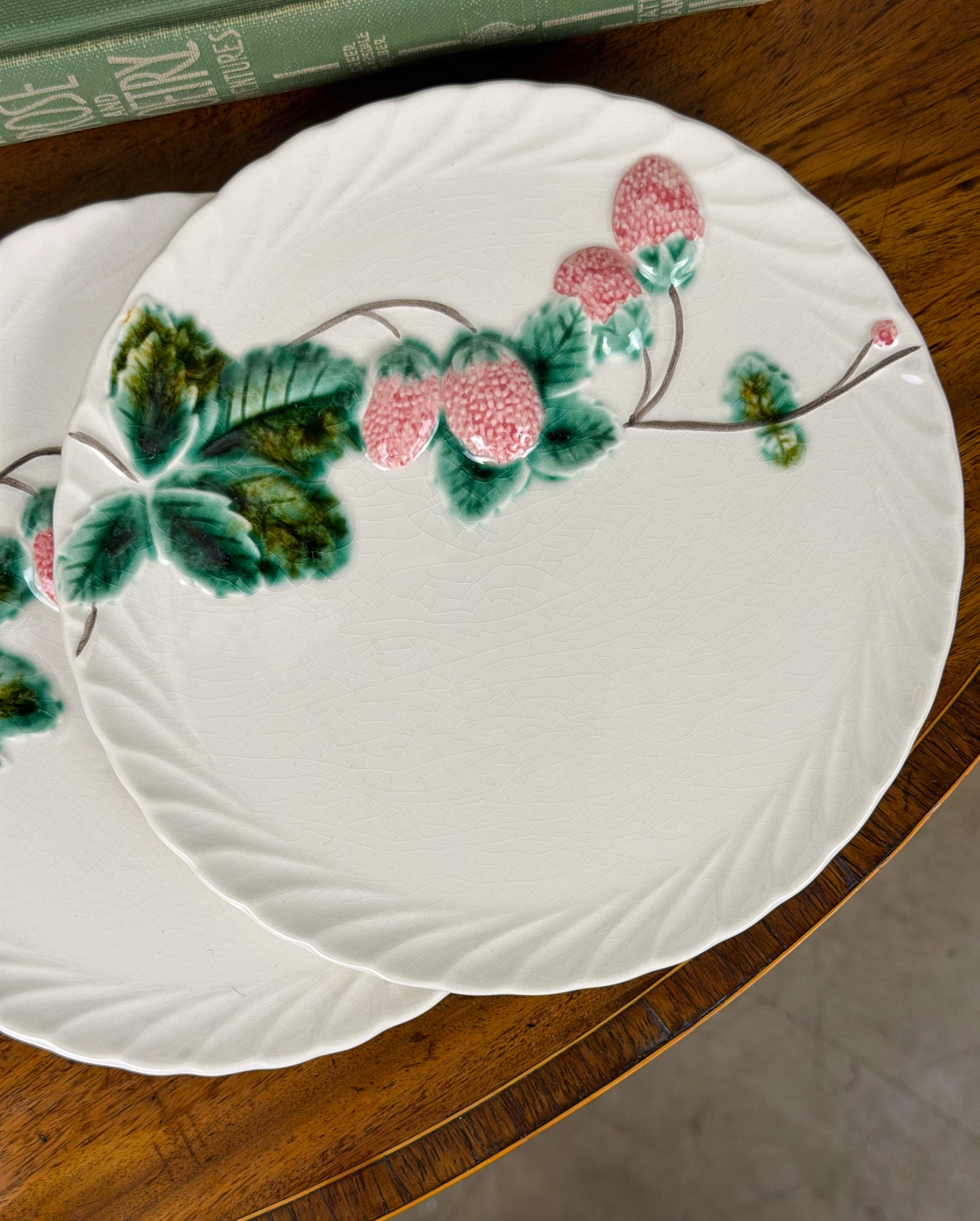 Vintage ‘Fraises en relief’ Majolica Plates