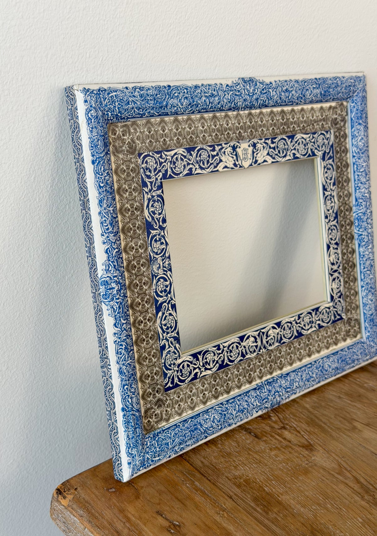 French Découpage Frame No. V | Cobalt Blue/Black
