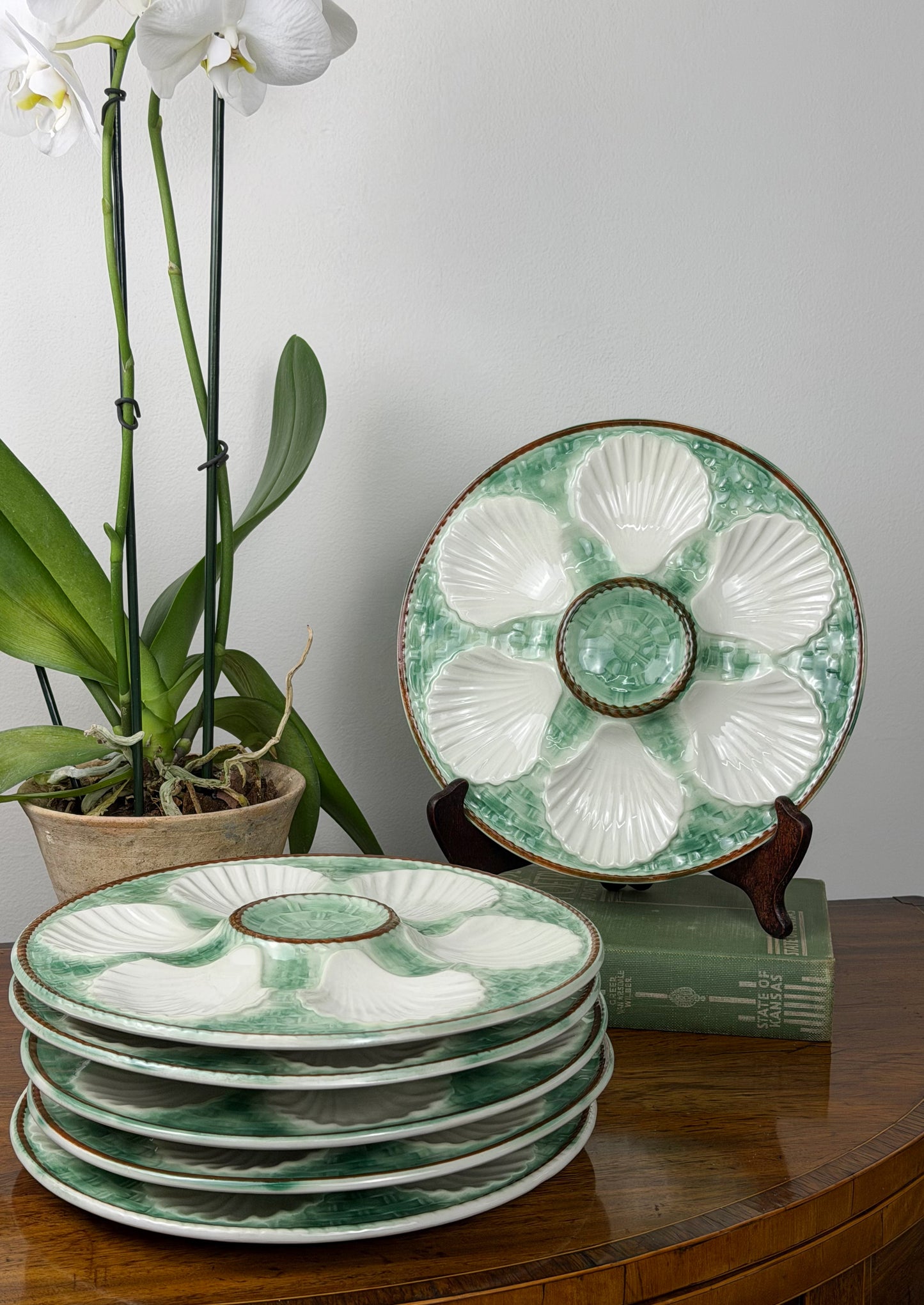 Vintage Chantilly Majolica Oyster Plate