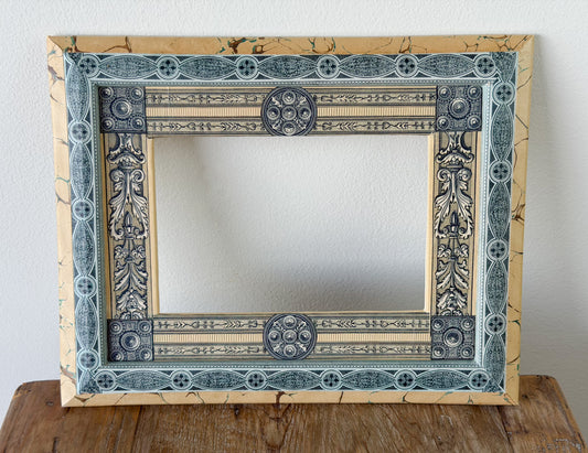 French Découpage Frame | Marbled Exterior/Round Medallions
