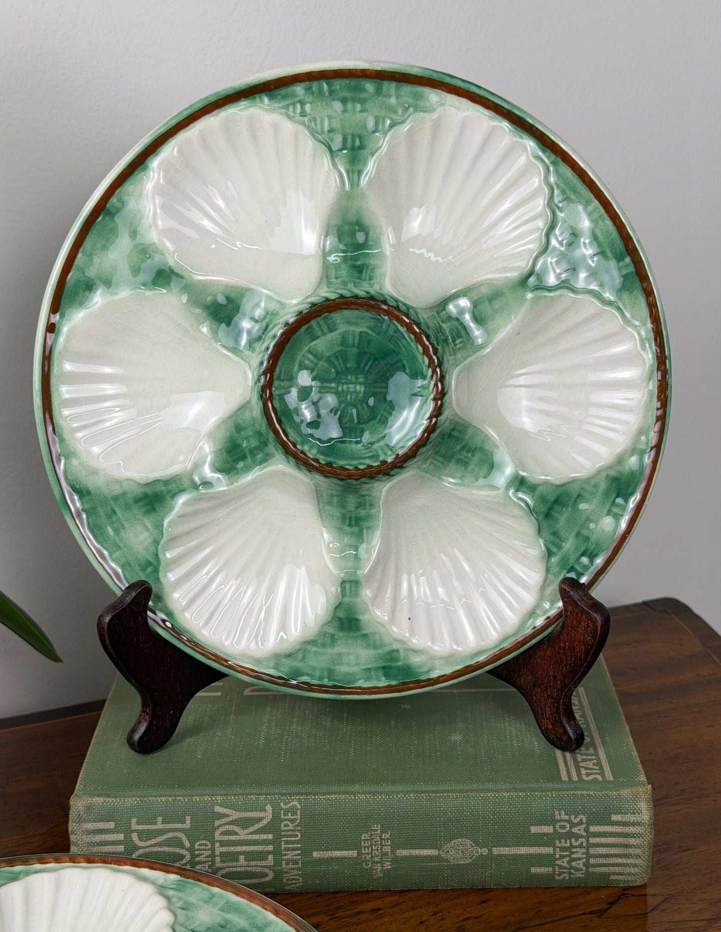 Vintage Chantilly Majolica Oyster Plate