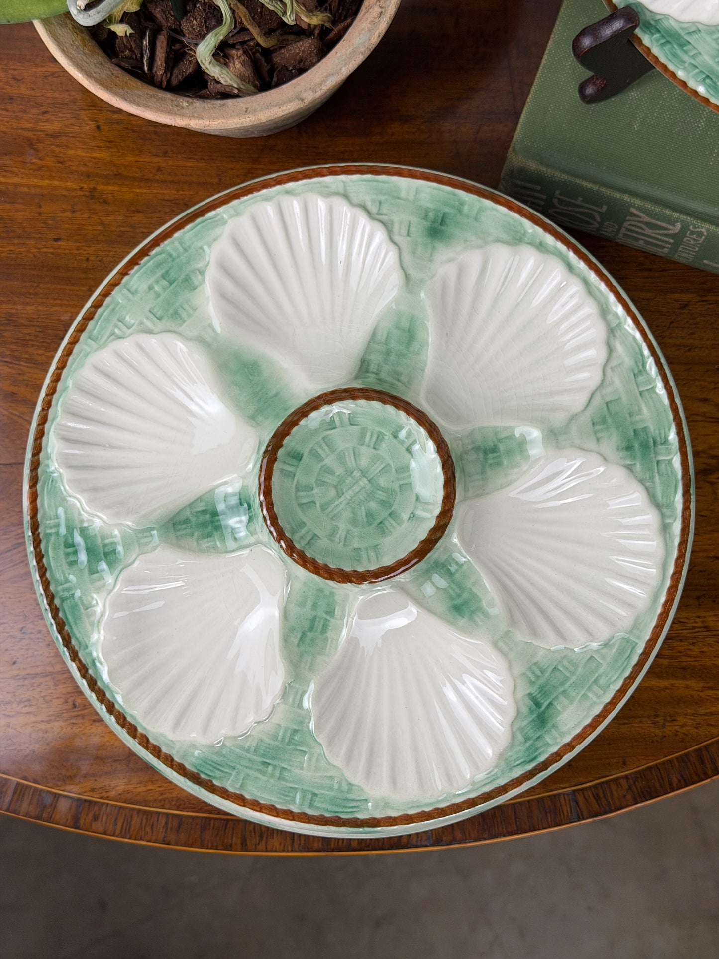 Vintage Chantilly Majolica Oyster Plate